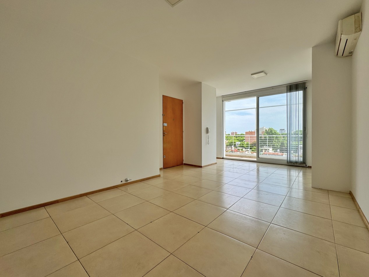 SEMIPISO CON COCHERA