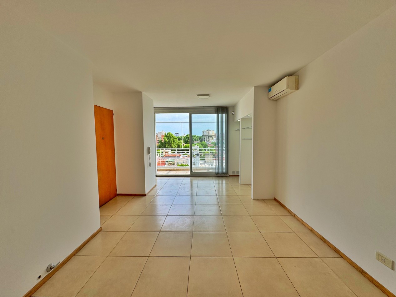 SEMIPISO CON COCHERA