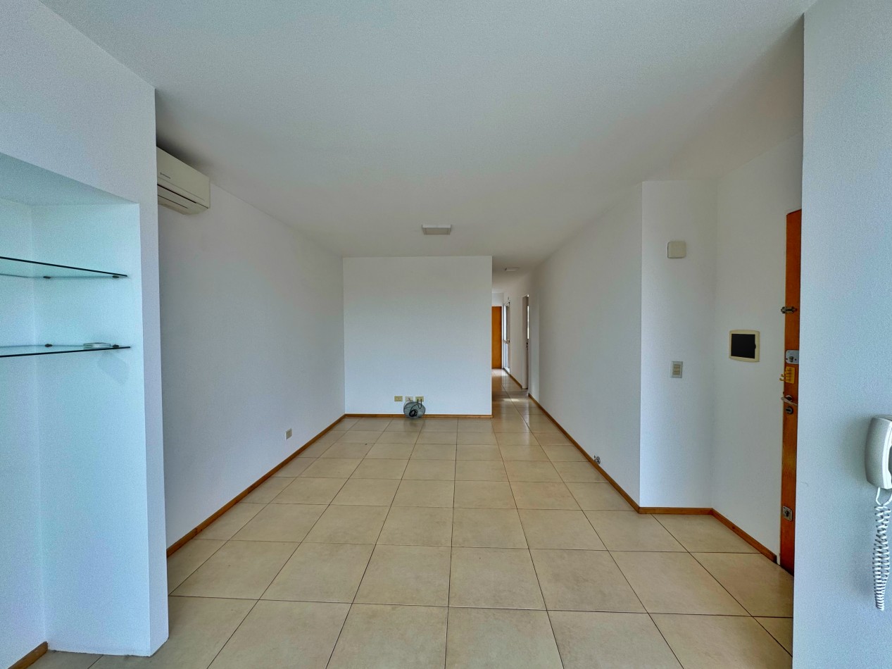 SEMIPISO CON COCHERA