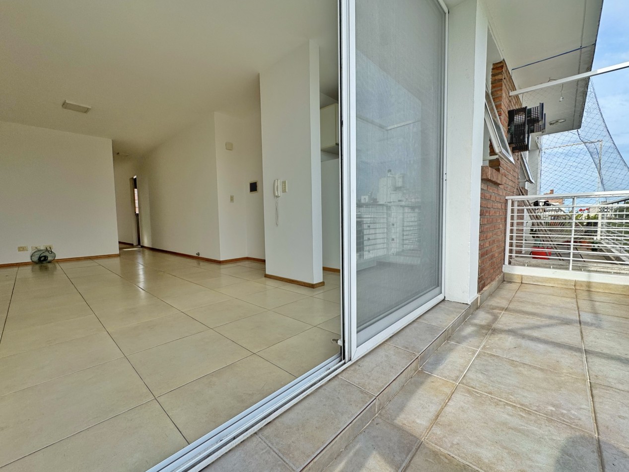 SEMIPISO CON COCHERA