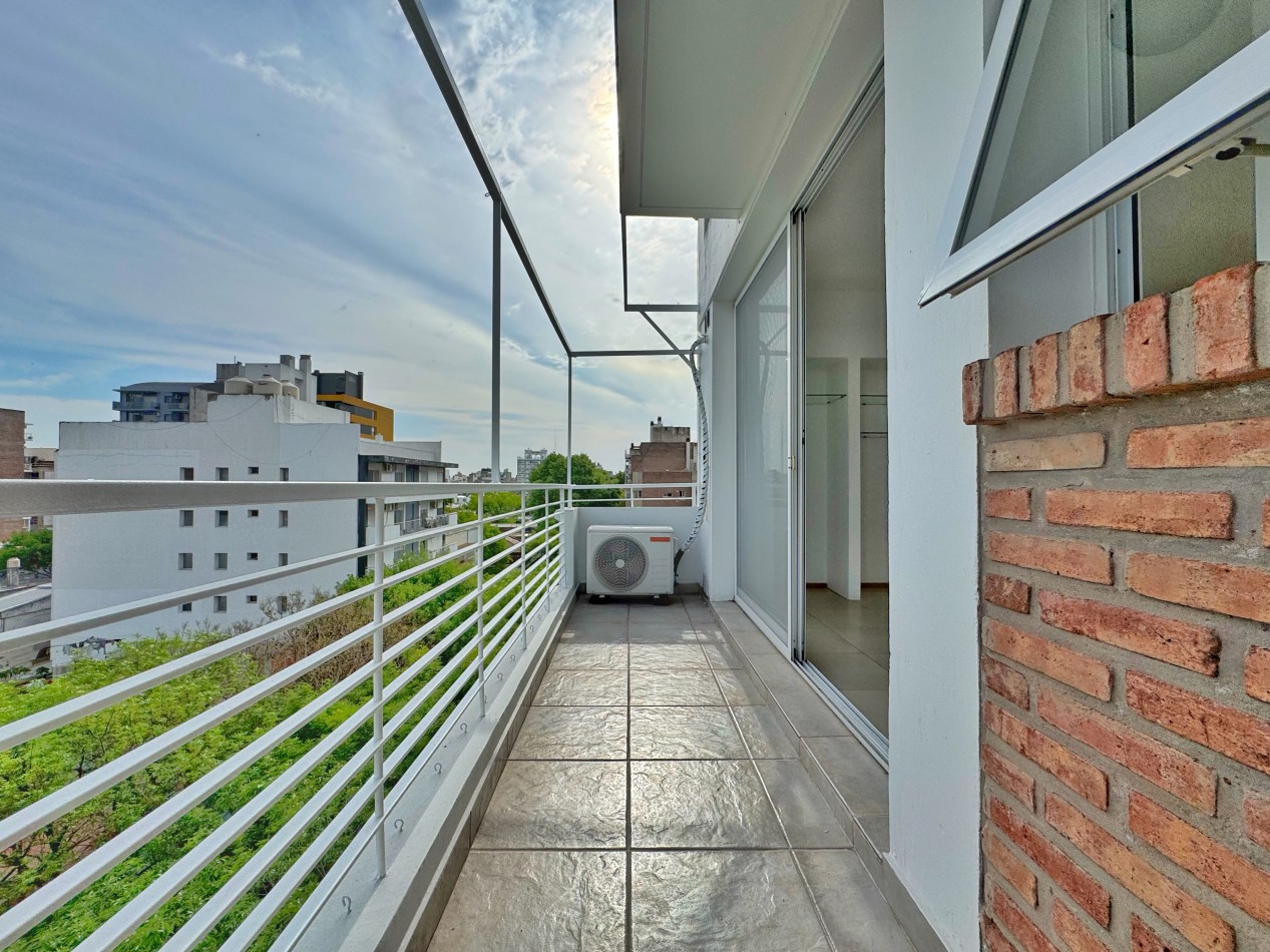 SEMIPISO CON COCHERA