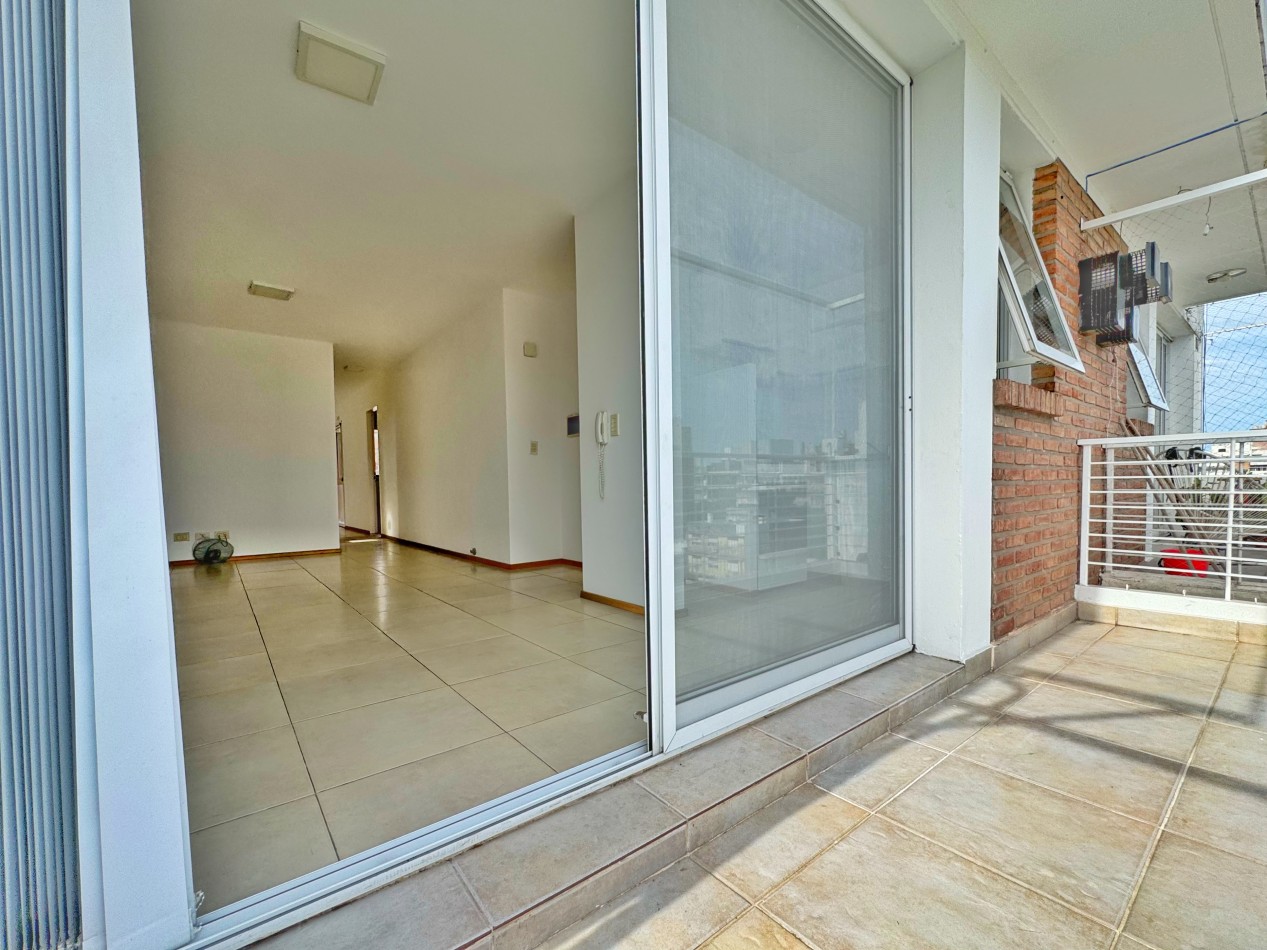 SEMIPISO CON COCHERA