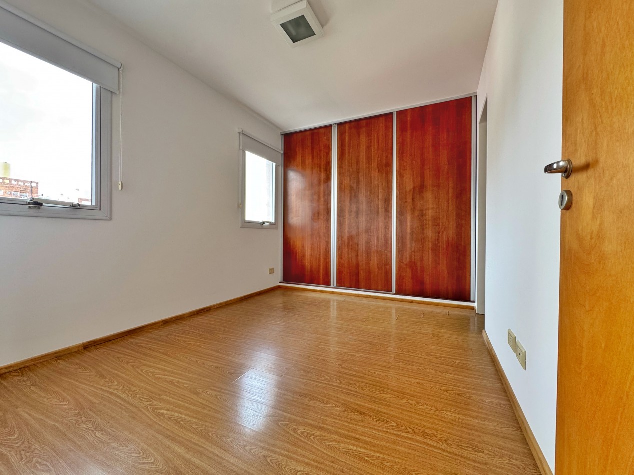 SEMIPISO CON COCHERA