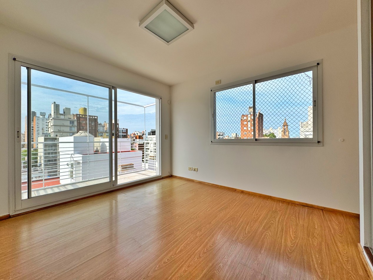 SEMIPISO CON COCHERA