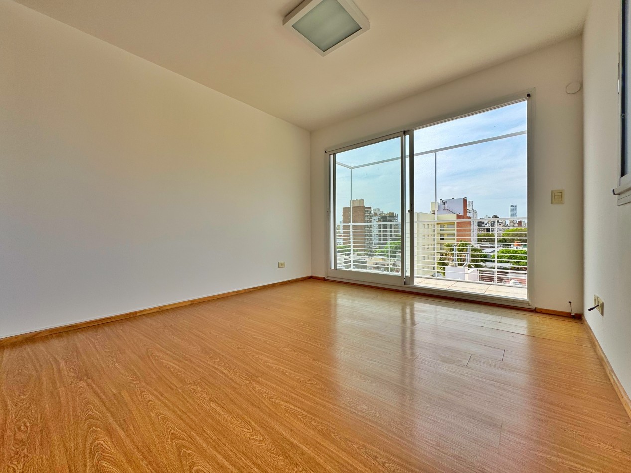 SEMIPISO CON COCHERA