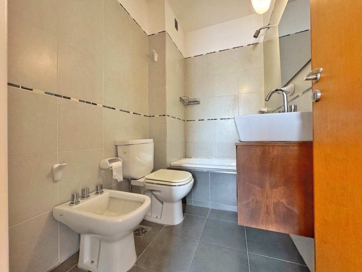 SEMIPISO CON COCHERA