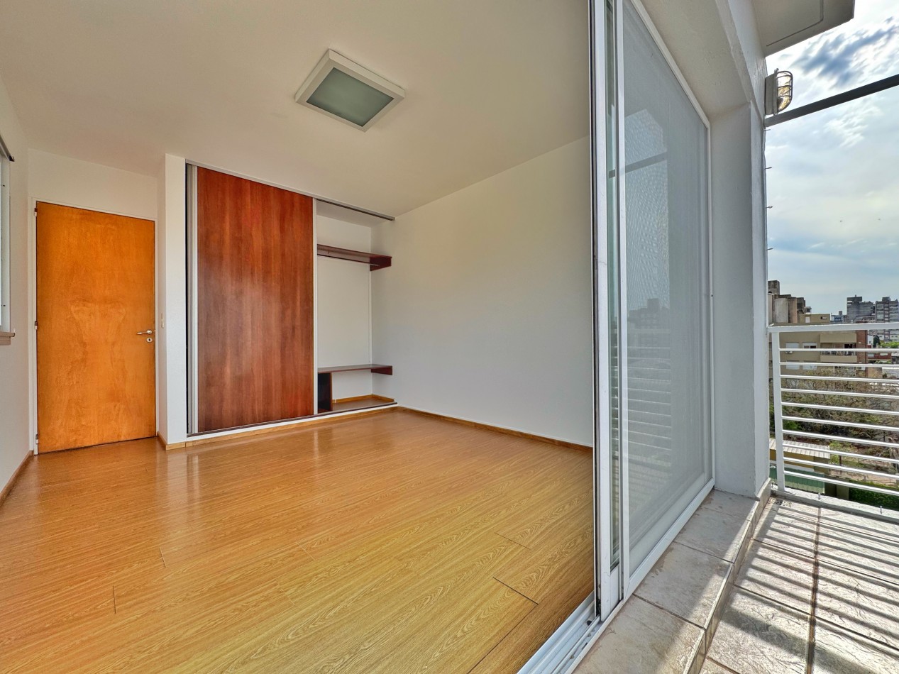 SEMIPISO CON COCHERA