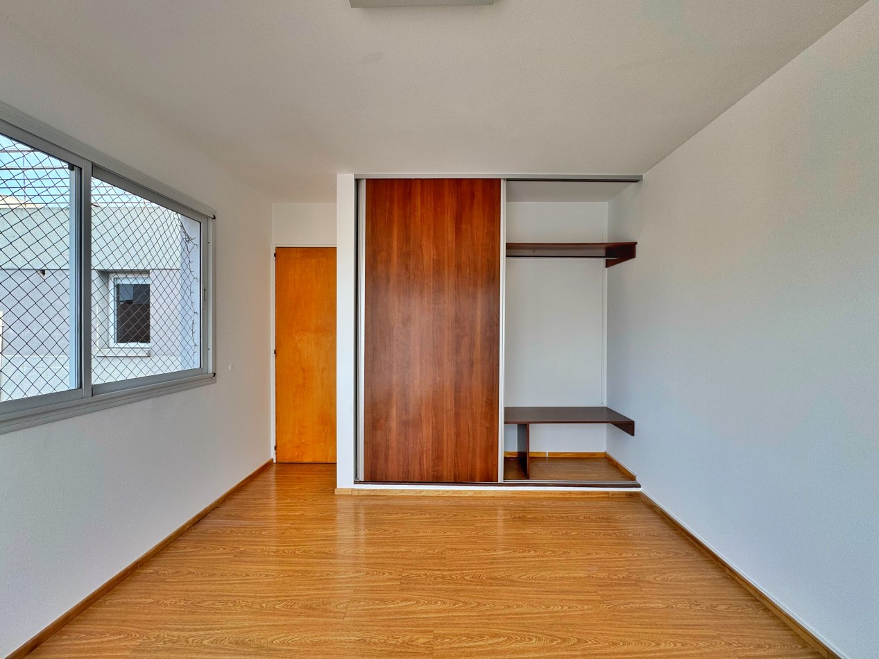 SEMIPISO CON COCHERA