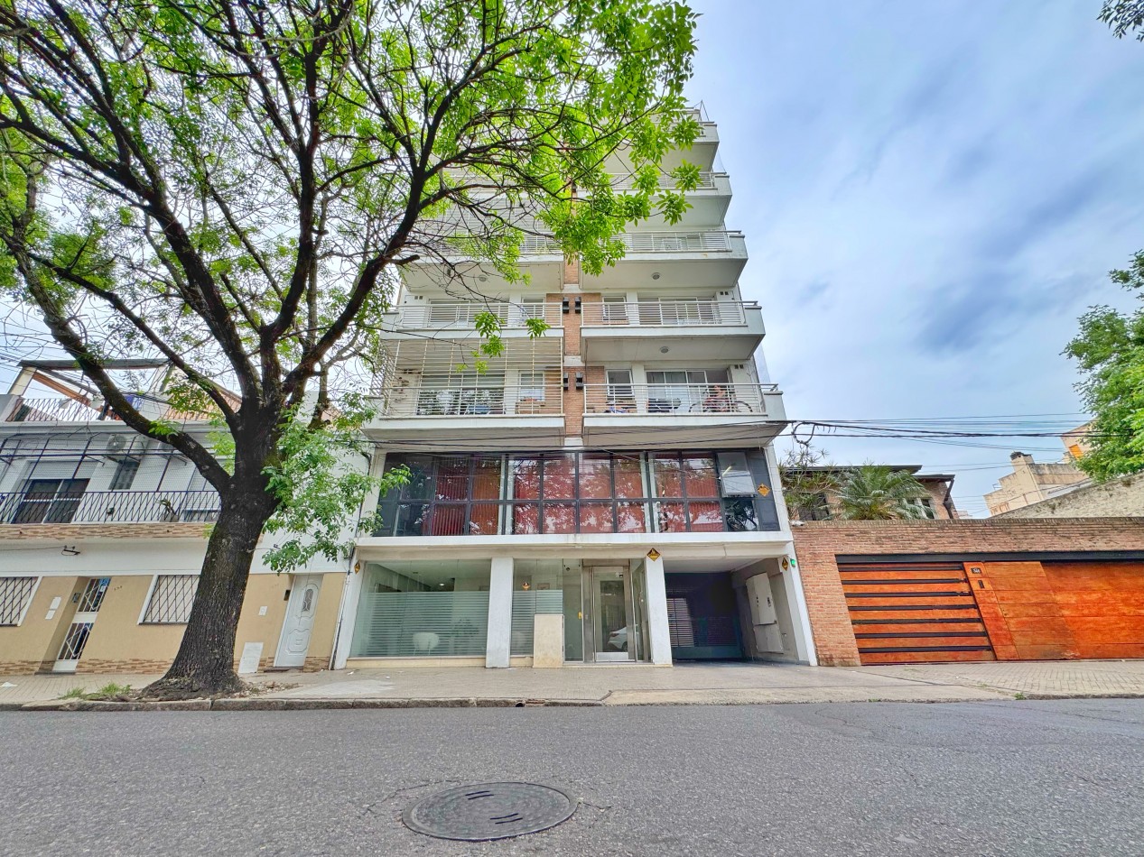 SEMIPISO CON COCHERA