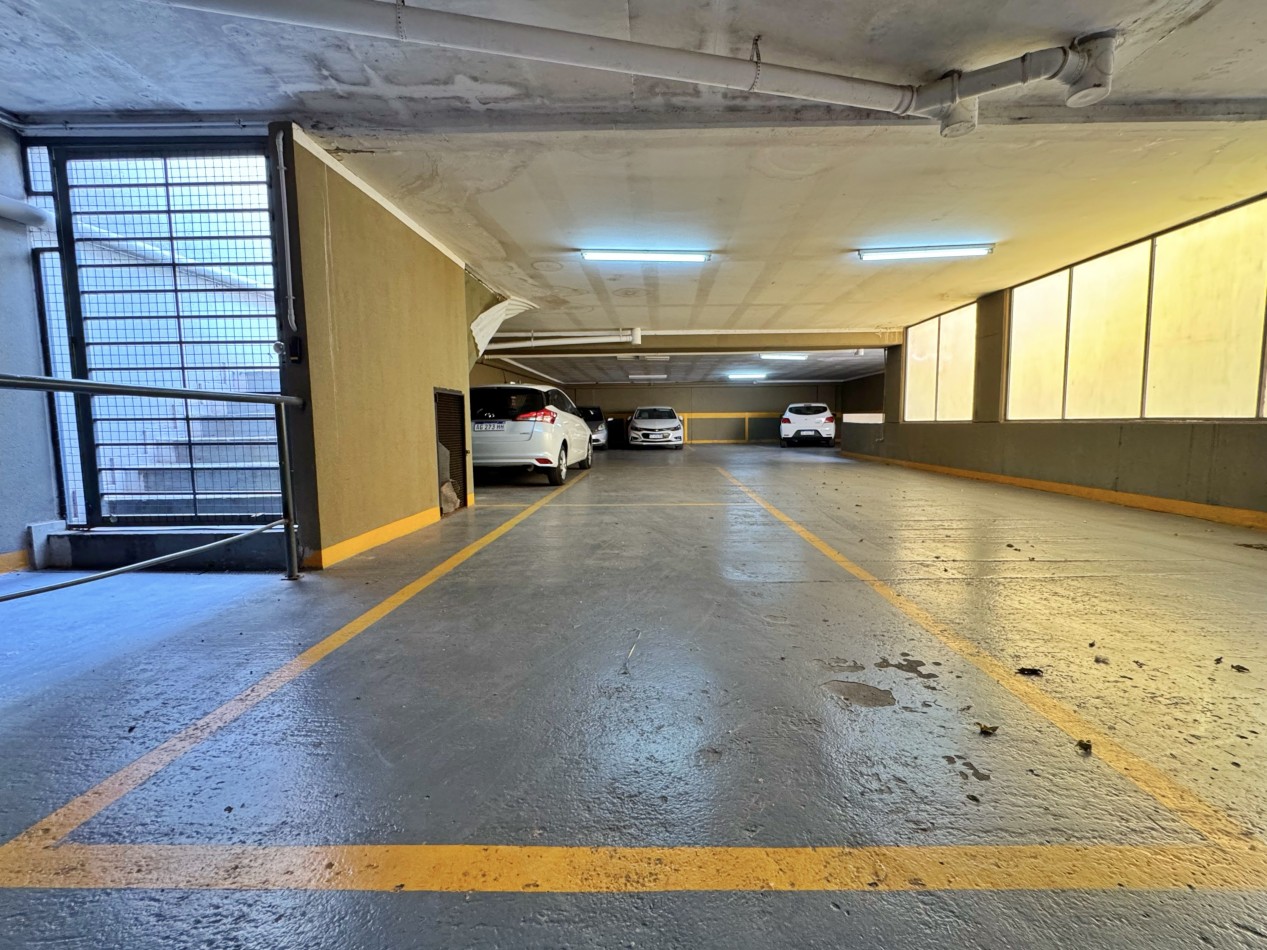 SEMIPISO CON COCHERA