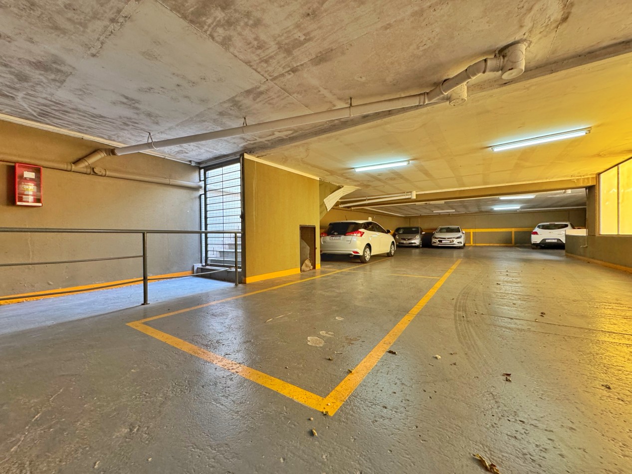 SEMIPISO CON COCHERA