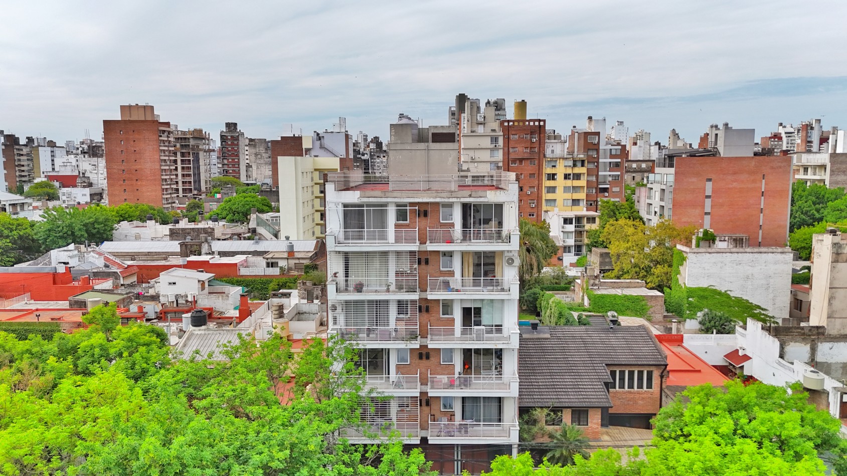 SEMIPISO CON COCHERA